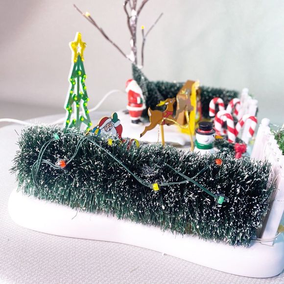 Dept 56 Village Accessories # 52506 Festive Front Yard Christmas Nativity Scene - Picture 7 of 16